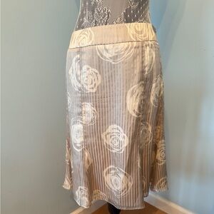 Armani Collezioni Beige and White Floral Flowy Knee-Length Skirt
